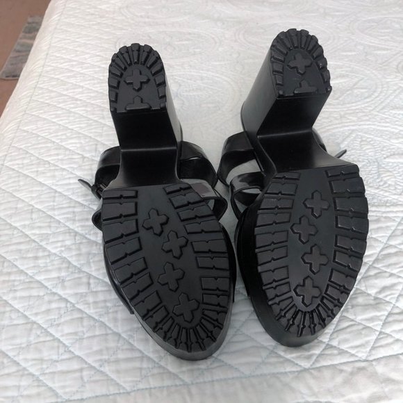 Sophie17 Black Platform Heels - Picture 5 of 5